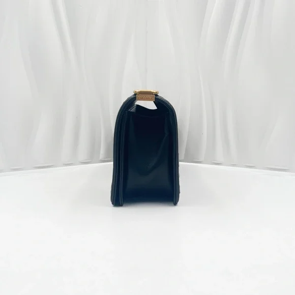 CHANEL Boy CHANEL Medium Flap Bag Black Quilted Lambskin - Picture 5 of 16